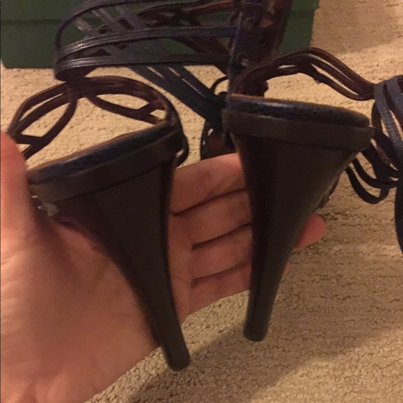 Lisa for Donald J Pliner leather platform heel - Picture 4 of 8